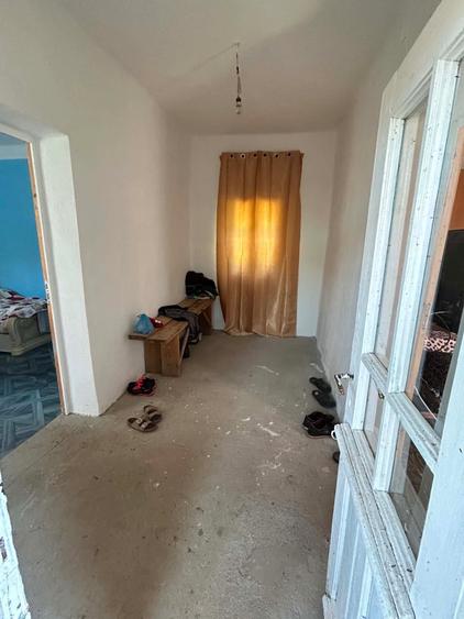 Casă cu 4 camere în Obârșia de Câmp