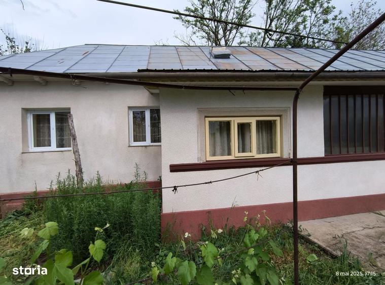 Casă cu 4 camere în Troianul