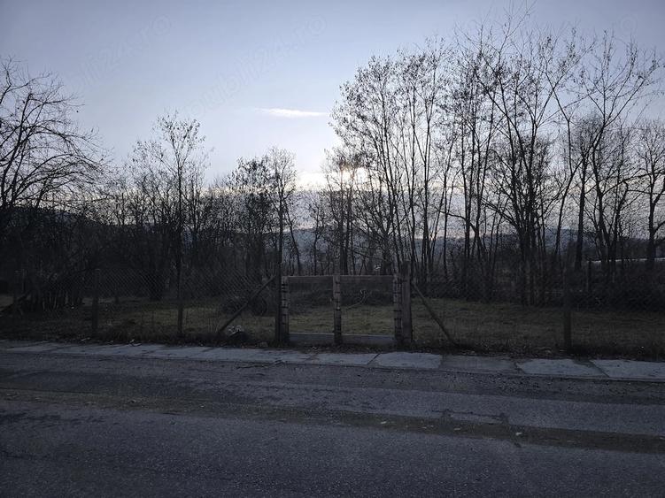 Teren de 806 mp, în Bunești