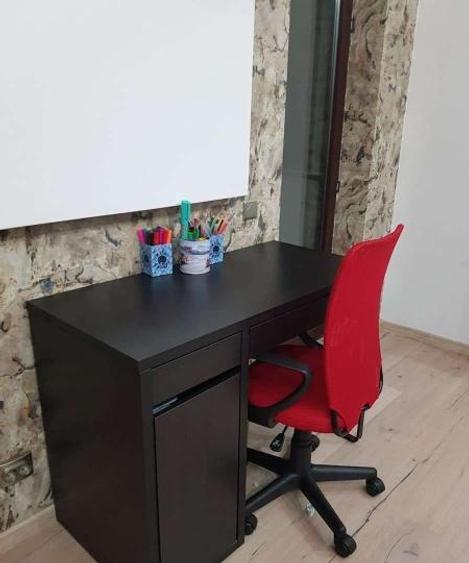 Casă individuală cu 5 camere cu Teren 200 Mp în Domenii