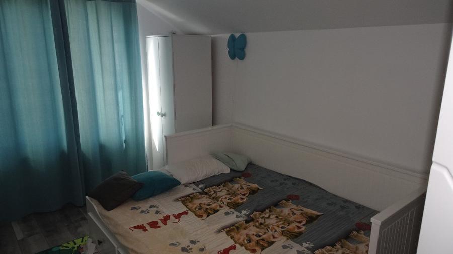 Casă cu 4 camere cu Teren 942 Mp în Zăvoi