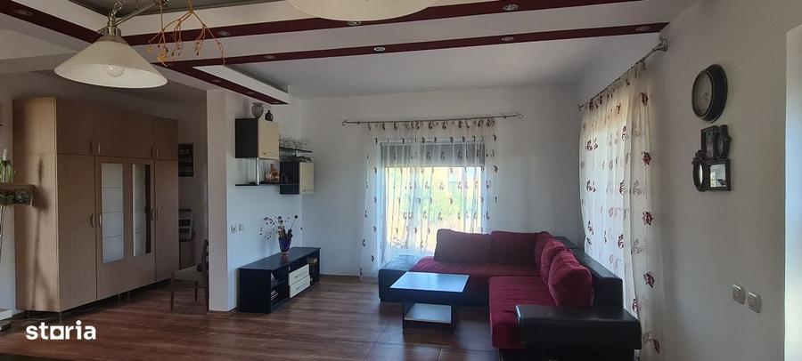 Casă cu 4 camere în Ghercești