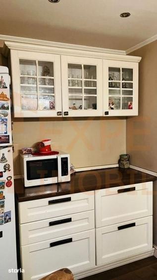 Apartament cu 3 camere în Tomis III