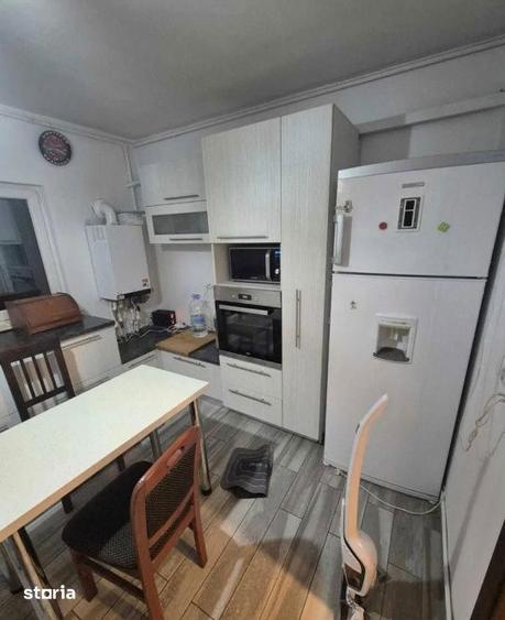 Apartament cu 3 camere decomandat în 13 Septembrie