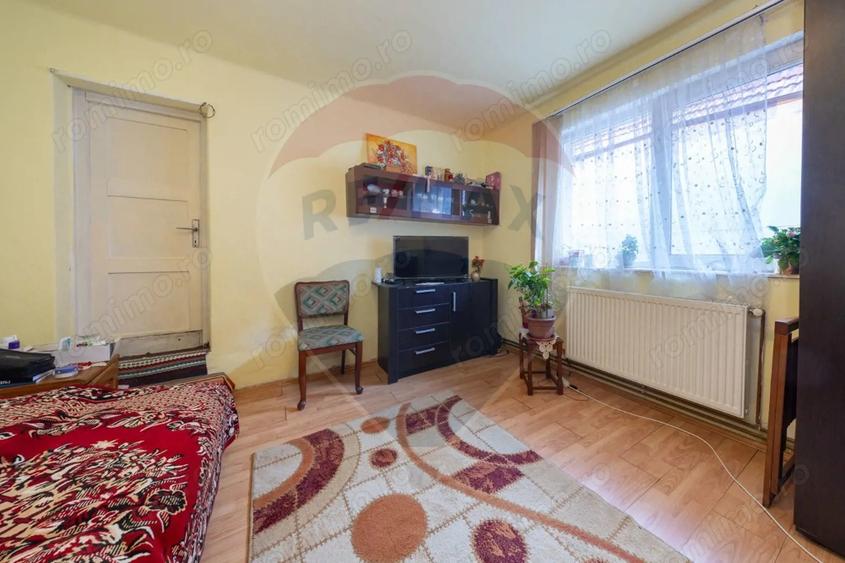 Casă cu 3 camere cu Teren 250 Mp în Cristian