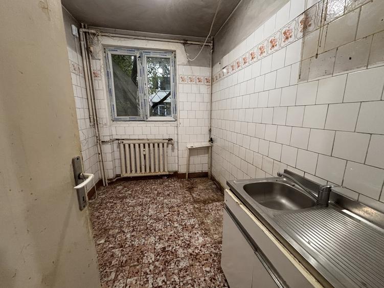 Apartament cu 3 camere decomandat în Ștefan cel Mare