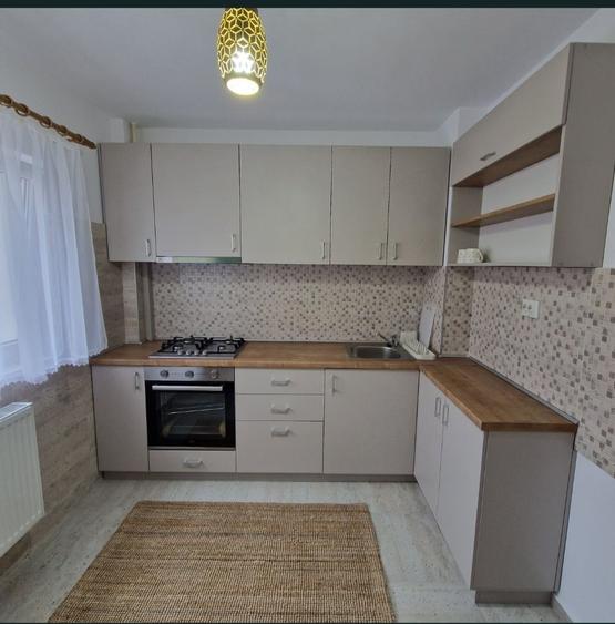 Apartament cu 2 camere decomandat în Polonă