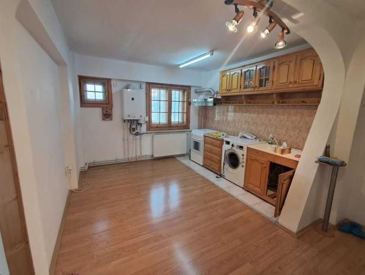 Apartament cu 2 camere decomandat în Est