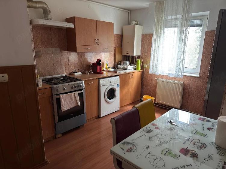 Apartament cu 2 camere semidecomandat în Gojdu