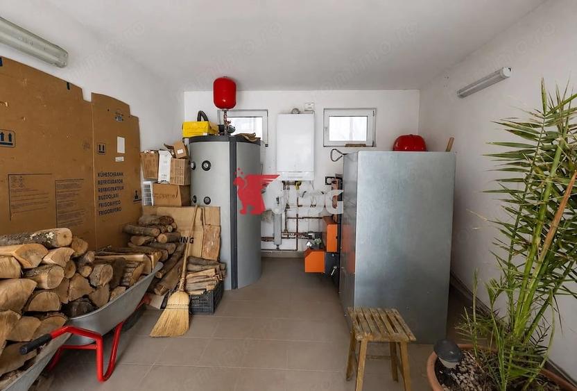 Casă cu 5 camere cu Teren 392 Mp în Central