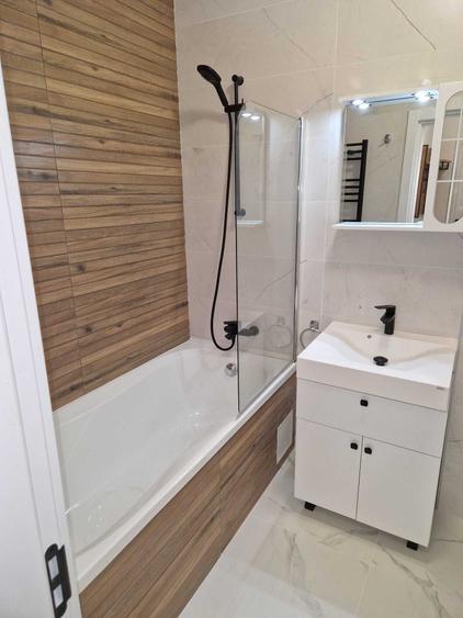 Apartament cu 2 camere decomandat în Titan