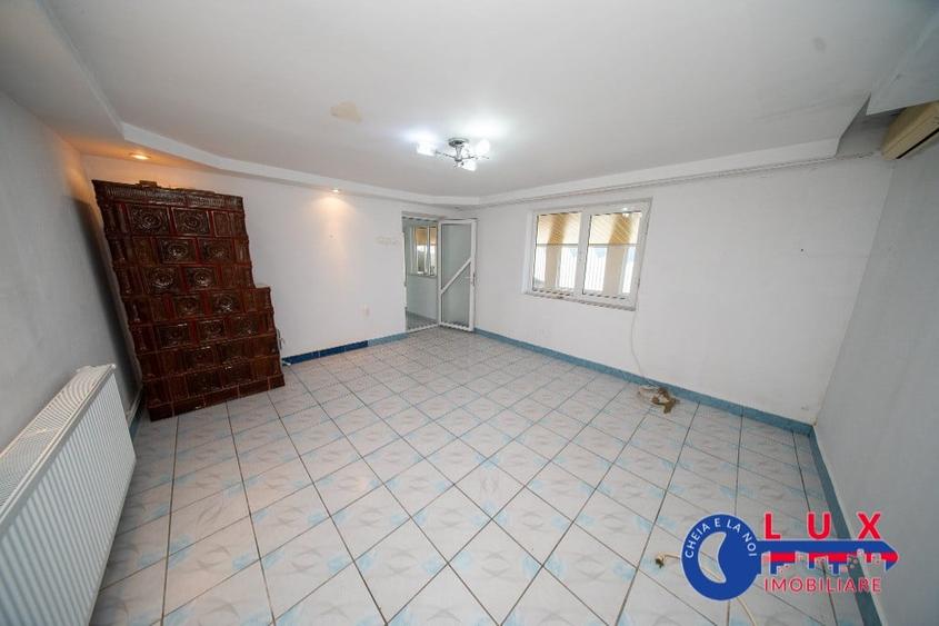 Casă cu 2 camere cu Teren 295 Mp în Babadag