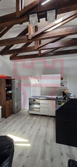 Casă individuală cu 5 camere cu Canalizare în Central