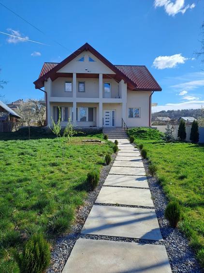 Casă cu 3 camere în Șcheia