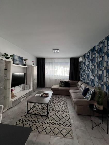 Apartament cu 2 camere decomandat în Central