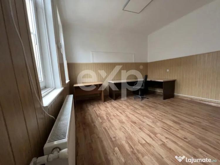 Casă cu 6 camere cu Teren 306 Mp în Central