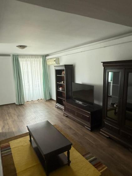 Apartament cu 3 camere decomandat în 13 Septembrie