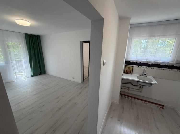 Apartament cu 2 camere semidecomandat în Ferentari