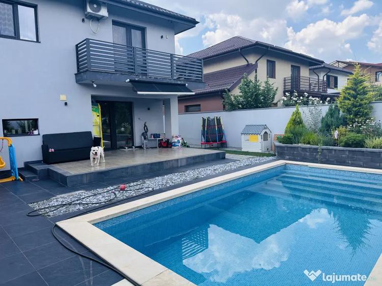 Casă cu 4 camere cu Piscina în Roșu