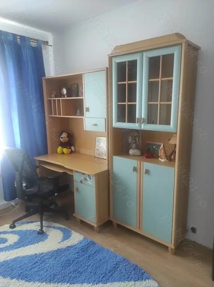 Apartament cu 3 camere decomandat în Central
