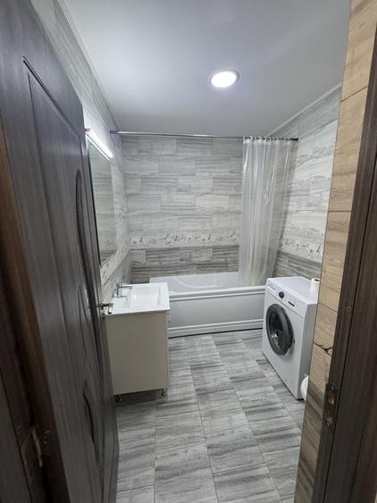 Apartament cu 2 camere decomandat în Tractorul