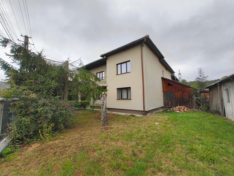 Casă cu 4 camere în Susenii Bârgăului
