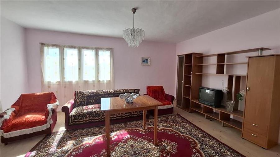 Casă individuală cu 4 camere cu Teren 2360 Mp în Gogoiu