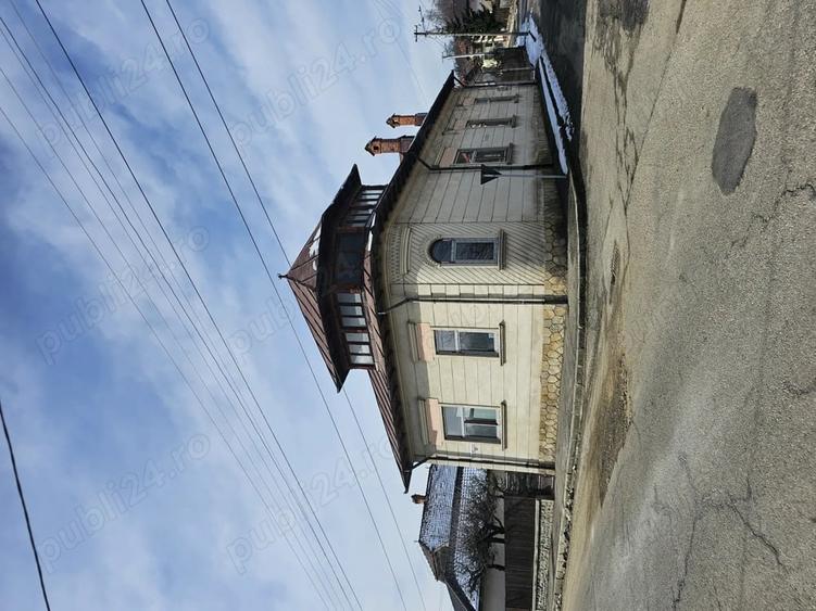 Casă cu Teren 400 Mp în Central