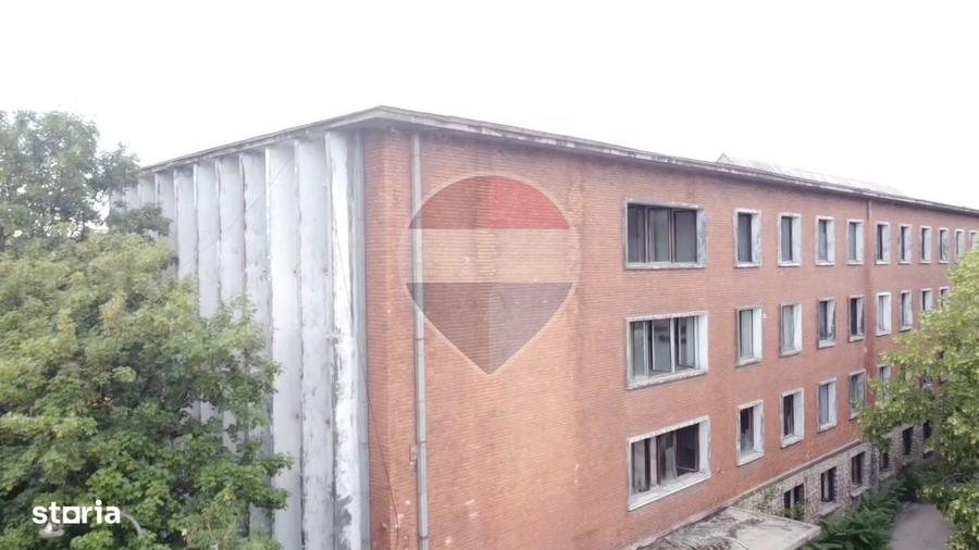 Spațiu comercial, de 4,500 mp, în Răcăștia