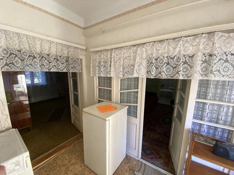 Casă cu 5 camere cu Teren 1353 Mp în Central