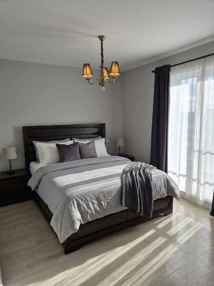 Apartament cu 3 camere decomandat, mobilat în Central