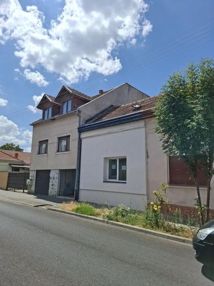 Apartament cu 2 camere decomandat în Exterior Vest