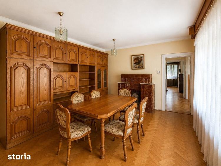 Casă cu 5 camere semidecomandat cu Teren 500 Mp în Central