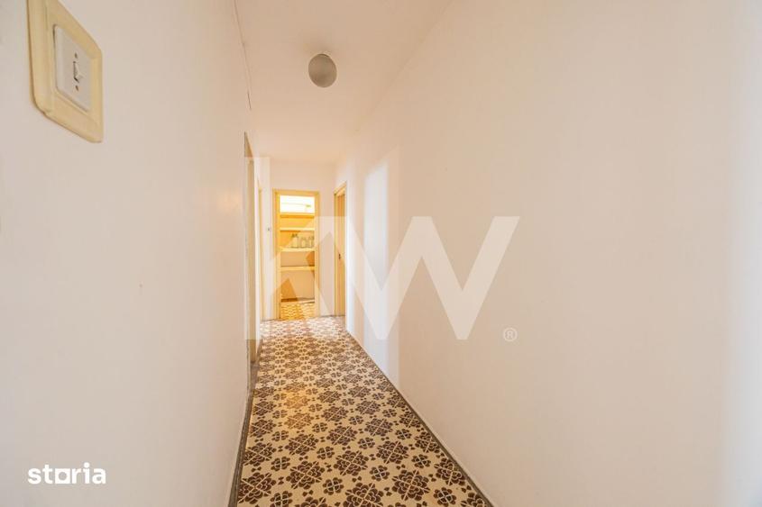 Apartament cu 4 camere semidecomandat în Astra
