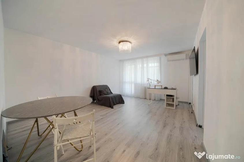 Apartament cu 3 camere decomandat în Ștefan cel Mare