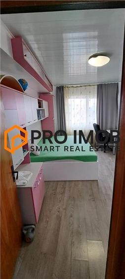 Apartament cu 4 camere decomandat, mobilat în Broșteni