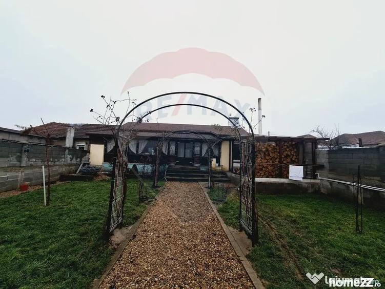 Casă cu 3 camere cu Teren 1262 Mp în Hidiș