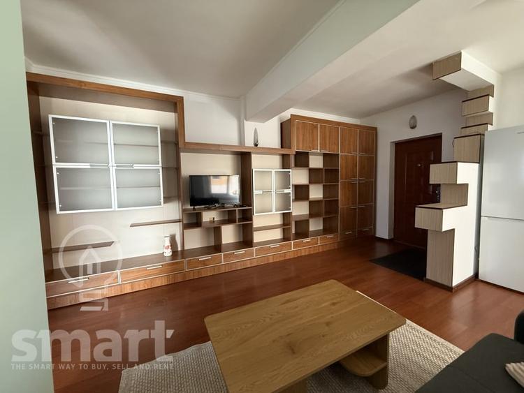 Apartament cu 2 camere semidecomandat, mobilat în Bună Ziua