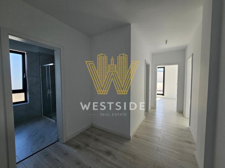 Apartament cu 3 camere semidecomandat în Aradului