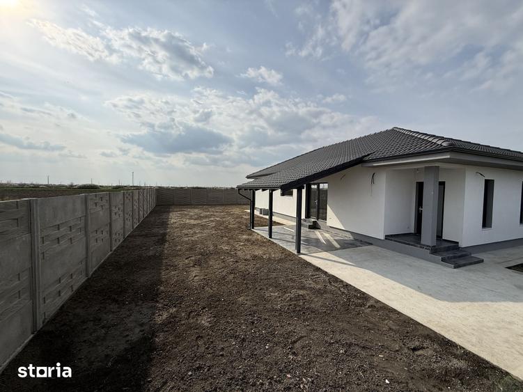 Casă cu 4 camere cu Teren 580 Mp în Sânmihaiu Român