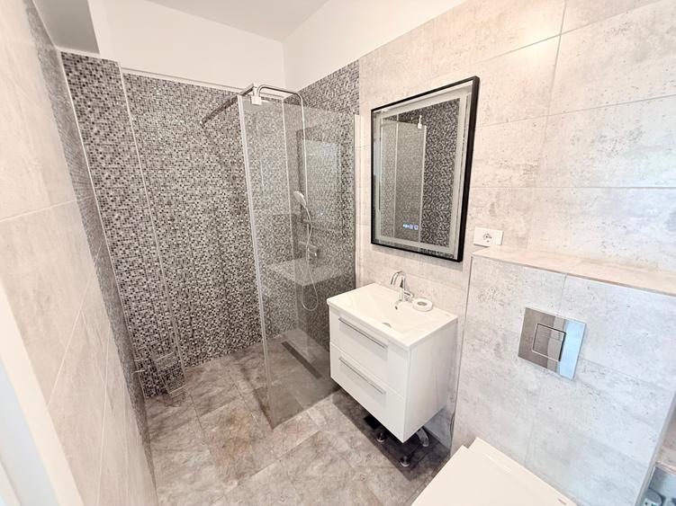 Apartament cu 3 camere semidecomandat în Brâncoveanu