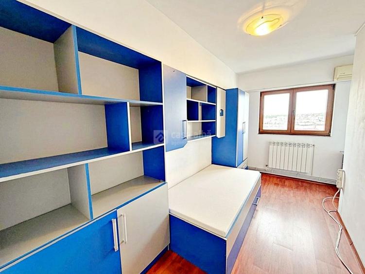 Apartament cu 3 camere decomandat în Alexandru cel Bun
