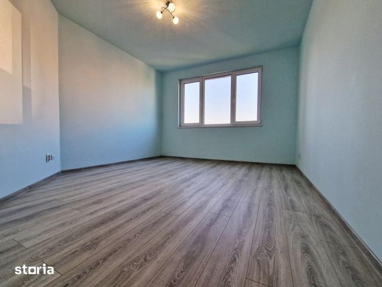 Apartament cu 3 camere semidecomandat în Florești