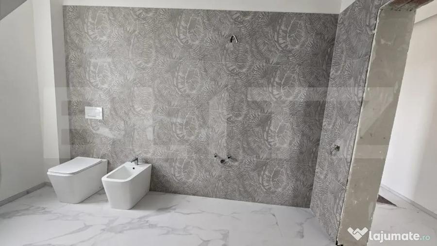 Casă cu 4 camere cu Teren 750 Mp în Păulești