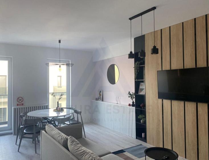 Apartament cu 3 camere decomandat, mobilat în Central