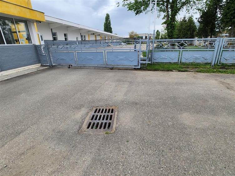 Spațiu industrial, de 5,000 mp, în Est