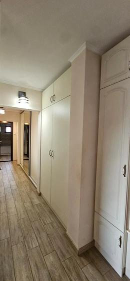 Inchiriez apartament PB 3 camere Decebal - 2