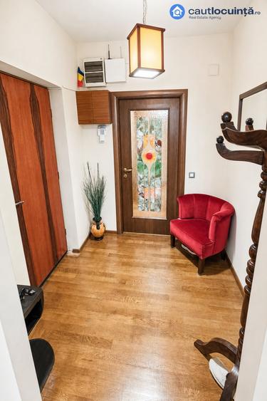 Apartament cu 4 camere, mobilat în Unirii