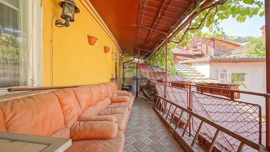 Casa cu 2 apartamente, terasa ?i garaj, zona Pia?a Unirii, Bra?ov - 3