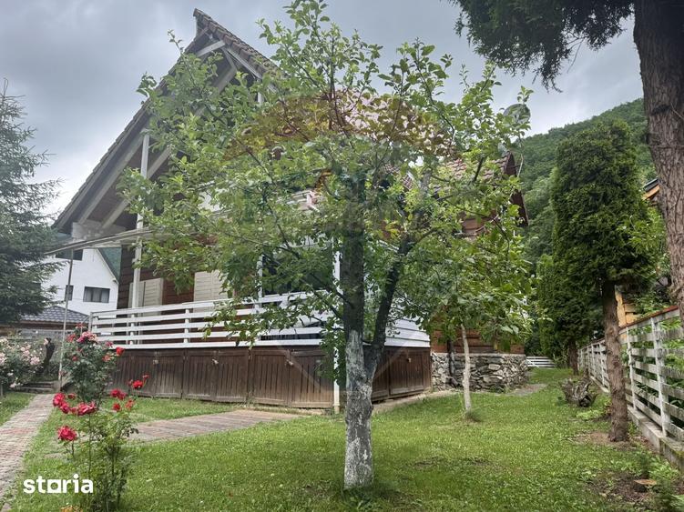Casă cu 7 camere cu Teren 600 Mp în Feleacu
